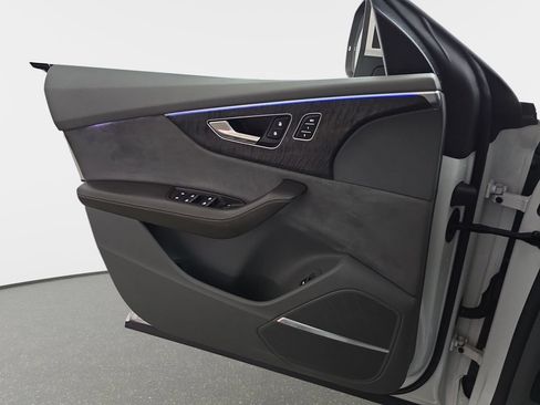 Used 2019 Audi Q8 Prestige AWD/4WD image 28