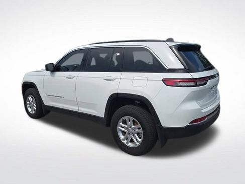 Used 2025 Jeep Grand Cherokee Laredo w/ MOPAR Finishing Package RWD image 5