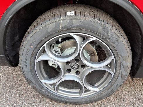 New 2025 Alfa Romeo Stelvio Sprint image 5