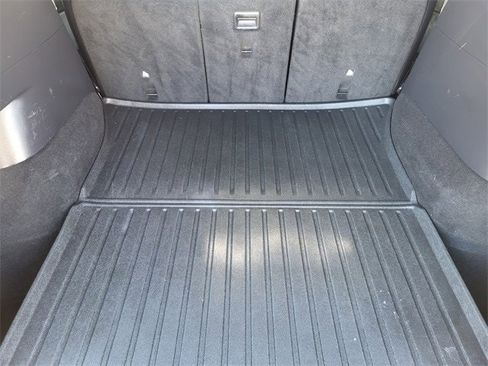 Used 2021 Tesla Model Y Long Range image 20