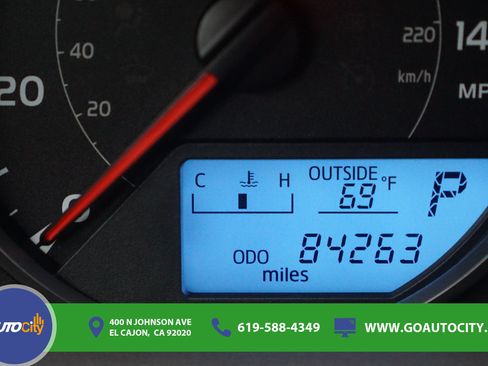 Used 2016 Toyota RAV4 LE FWD image 3