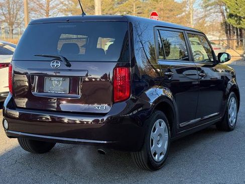 Used 2010 Scion xB image 5