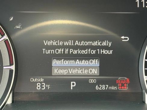 Used 2025 Toyota Highlander XLE FWD image 22