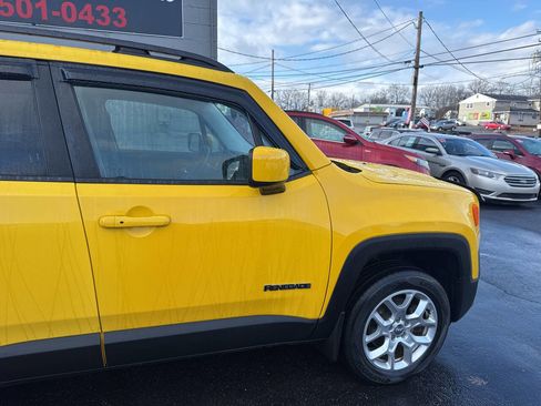 Used 2017 Jeep Renegade Latitude image 10