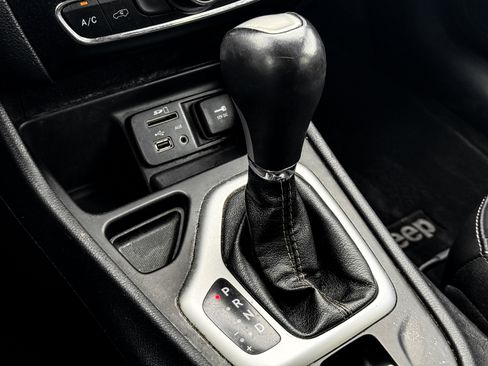 Used 2018 Jeep Cherokee Latitude Plus image 15