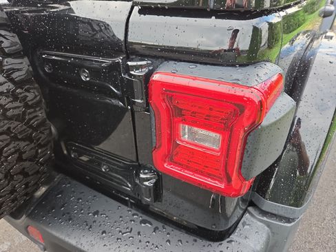 Certified 2023 Jeep Wrangler Unlimited Rubicon 392 w/ Trailer Tow Package AWD/4WD image 14