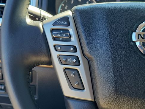 Used 2020 Nissan Titan SL w/ Moonroof Package image 27