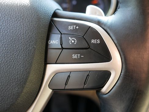 Used 2014 Jeep Grand Cherokee Limited w/ Trailer Tow Group IV AWD/4WD image 29