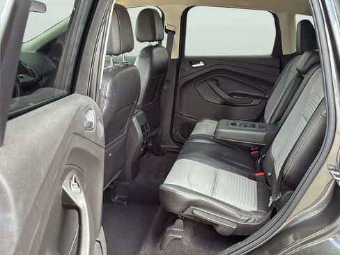 Used 2017 Ford Escape SE w/ Equipment Group 201A FWD image 16