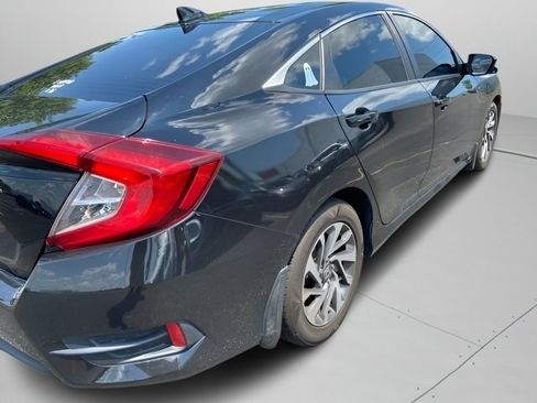 Used 2018 Honda Civic EX image 11