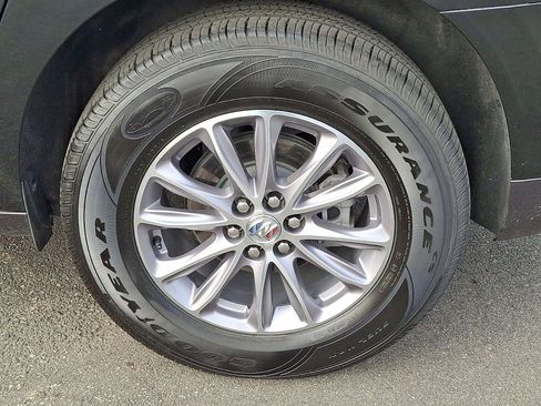 Certified 2023 Buick Enclave Essence image 32