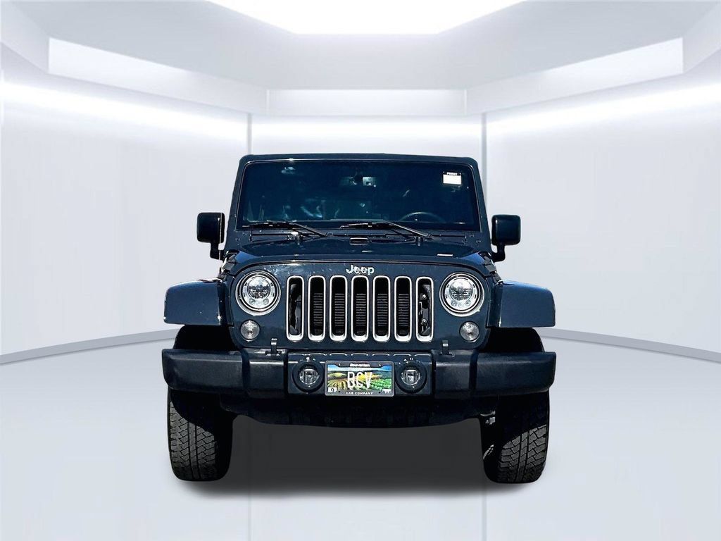 Used 2017 Jeep Wrangler Unlimited Sahara w/ Connectivity Group AWD/4WD image 5
