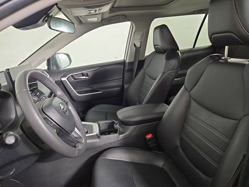 Used 2023 Toyota RAV4 XLE Premium image 13