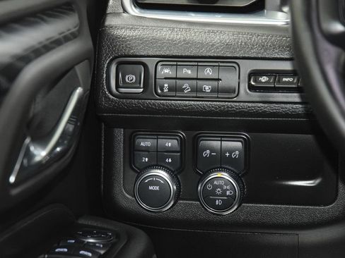 Used 2024 GMC Yukon XL Denali AWD/4WD image 37