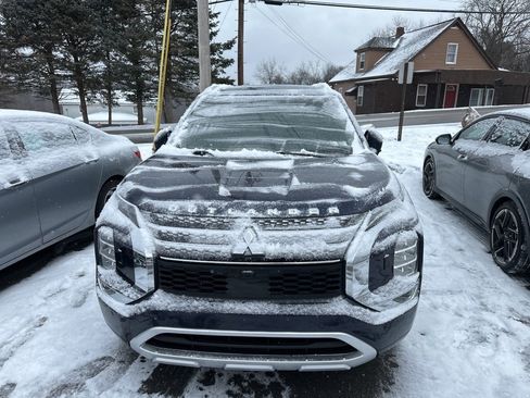 Used 2023 Mitsubishi Outlander SEL image 8