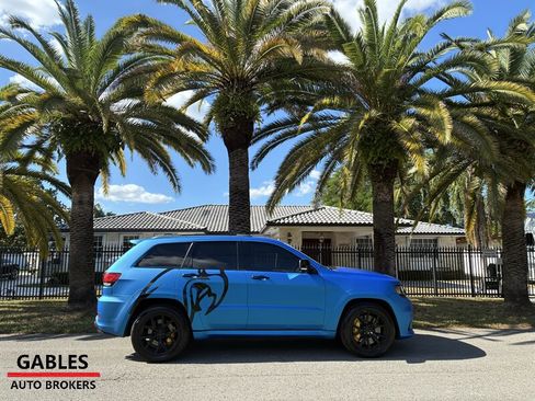 Used 2018 Jeep Grand Cherokee Trackhawk image 2