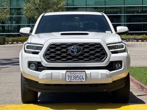 Used 2021 Toyota Tacoma TRD Sport w/ TRD Premium Sport Package RWD image 3