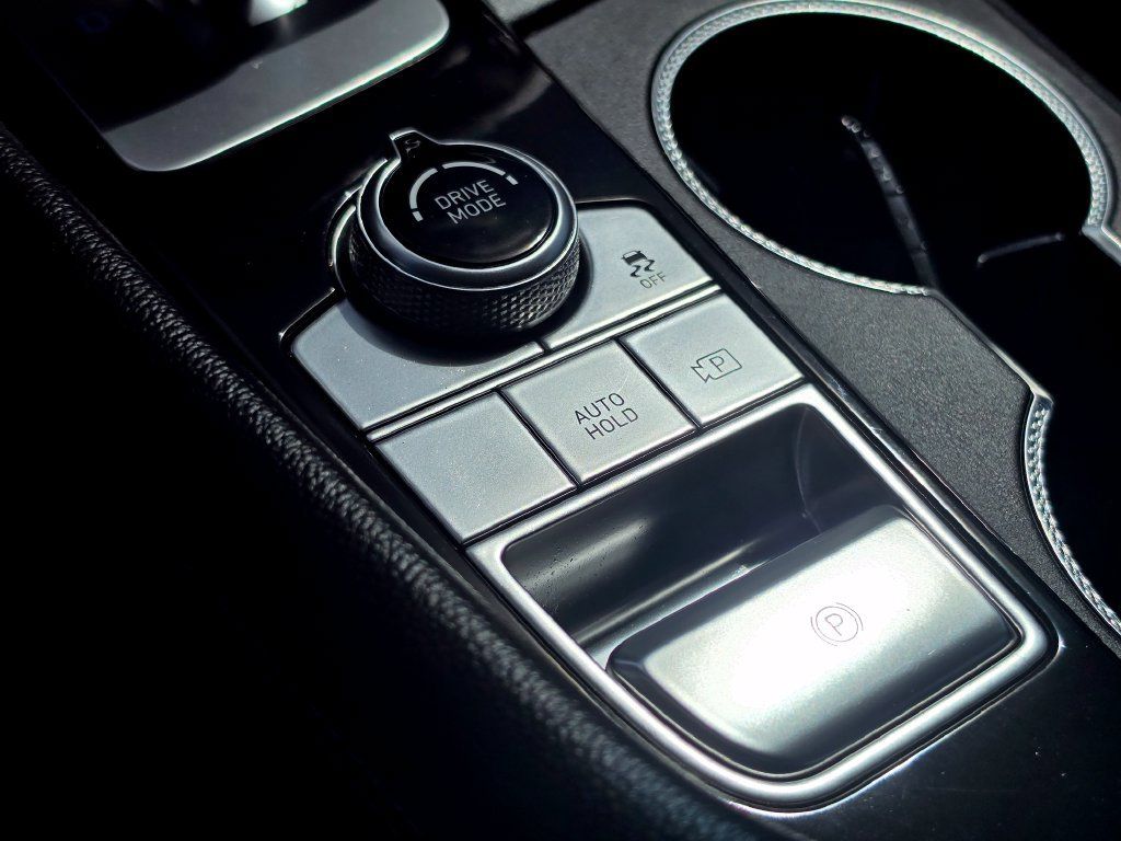 Used 2025 Genesis G70 2.5T AWD/4WD image 22