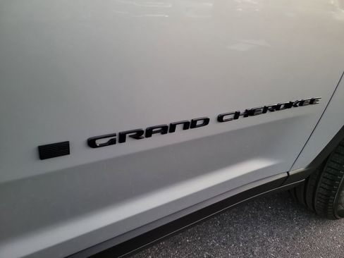 New 2026 Jeep Grand Cherokee L Limited w/ Limited Altitude Package RWD image 7