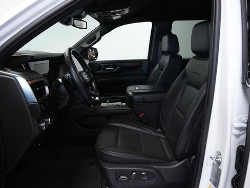 Used 2025 GMC Yukon Denali AWD/4WD image 33
