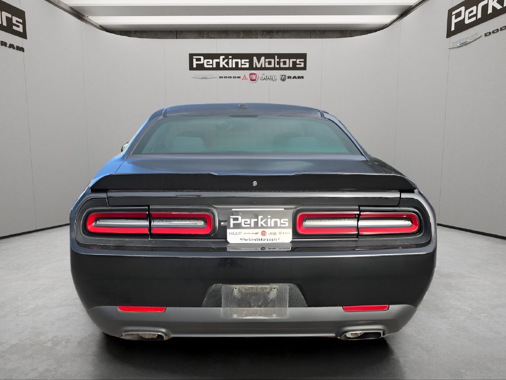 Used 2018 Dodge Challenger SXT RWD image 4