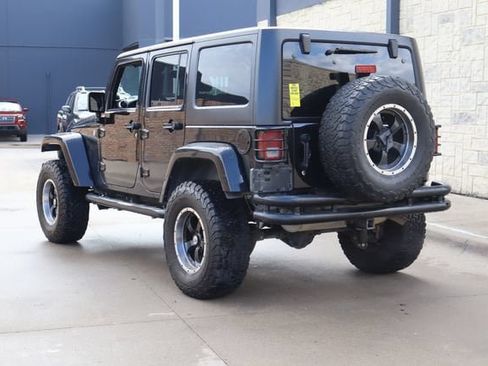 Used 2013 Jeep Wrangler Unlimited Sahara w/ Connectivity Group AWD/4WD image 3