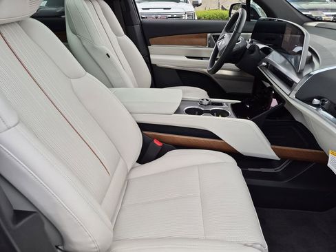 Used 2026 Cadillac Vistiq Sport AWD/4WD image 21