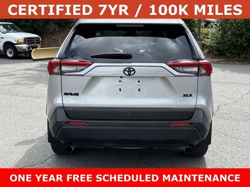 Used 2025 Toyota RAV4 XLE w/ Convenience Package FWD image 3