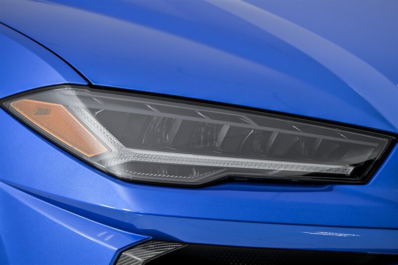 Used 2022 Lamborghini Urus AWD/4WD image 4
