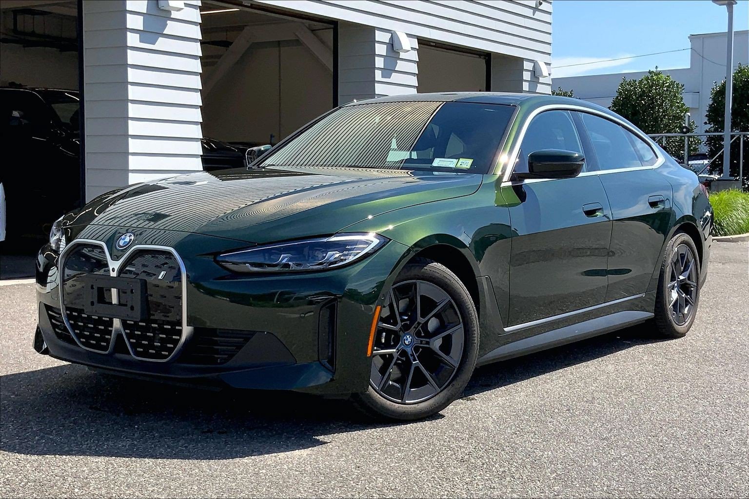 Used 2023 BMW i4 eDrive35 w/ Premium Package RWD image 1