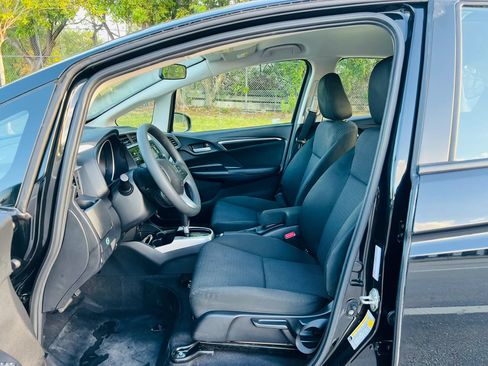 Used 2019 Honda Fit LX image 9