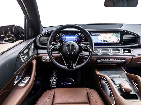 Certified 2025 Mercedes-Benz GLE 450 4MATIC image 6