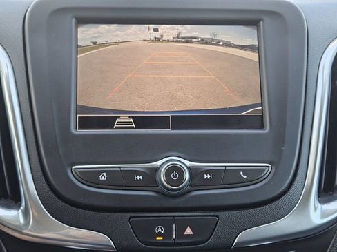 Used 2022 Chevrolet Equinox LT w/ Driver Convenience Package image 18