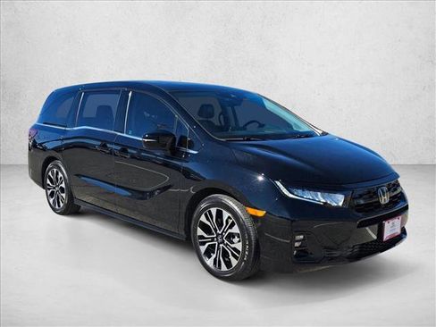 Used 2025 Honda Odyssey Elite image 3