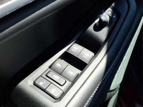 Used 2025 Jeep Grand Cherokee Limited w/ Luxury Tech Group II AWD/4WD image 22
