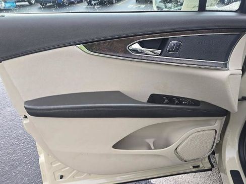 Used 2016 Lincoln MKX Reserve FWD image 8
