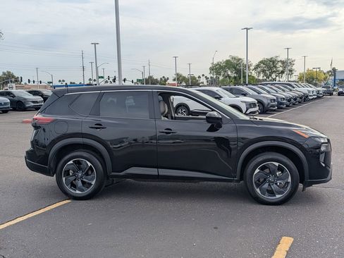 Certified 2025 Nissan Rogue SV image 7