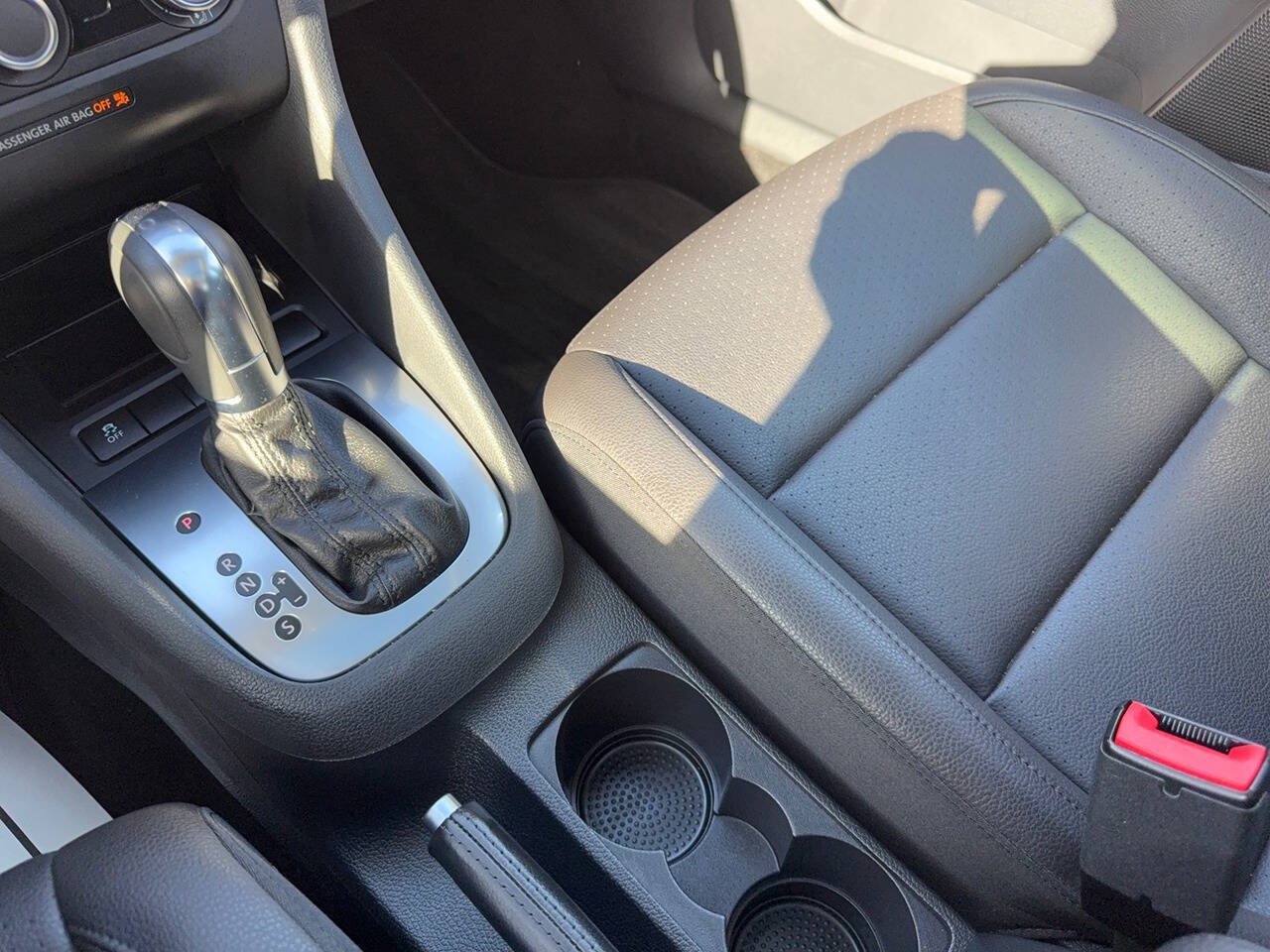 Used 2014 Volkswagen Jetta SE FWD image 32