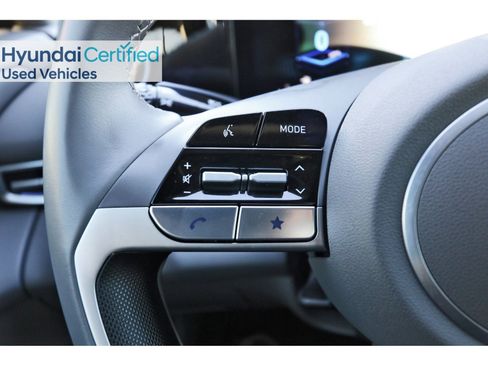 Certified 2025 Hyundai Elantra SEL image 18