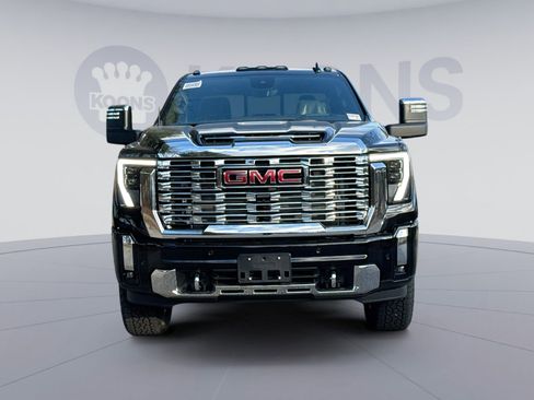 New 2026 GMC Sierra 3500 Denali w/ Denali Reserve Package image 11