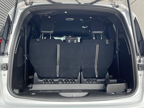 Used 2023 Chrysler Pacifica Touring-L w/ Uconnect Theater Family Group FWD image 40