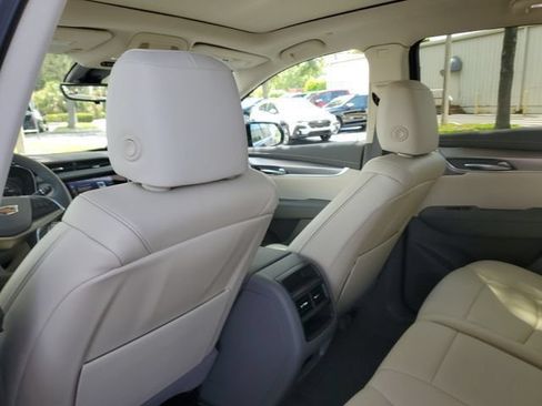 Certified 2024 Cadillac XT5 Premium Luxury w/ Technology Package FWD image 14