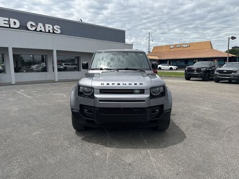 Used 2023 Land Rover Defender 90 X-Dynamic SE AWD/4WD image 16