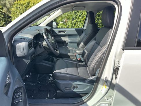 Used 2024 Ford Maverick Lariat w/ Black Appearance Package image 11