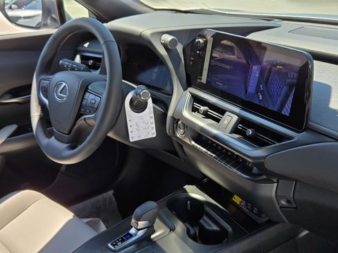 New 2026 Lexus UX 300h FWD image 30