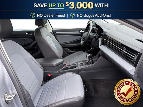 Used 2025 Volkswagen Jetta SE image 22