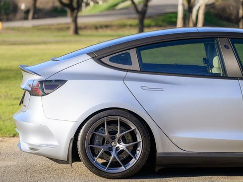 Used 2018 Tesla Model 3 Long Range AWD/4WD image 45
