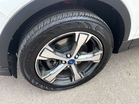 Used 2017 Ford Escape SE w/ SE Leather Comfort Package FWD image 11