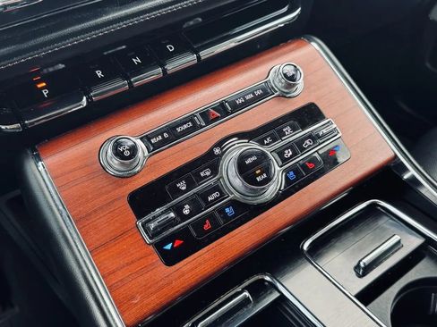 Used 2021 Lincoln Aviator Reserve w/ Equipment Group 202A image 18