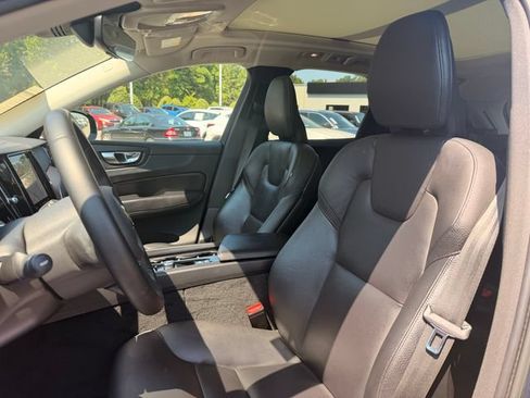 Used 2023 Volvo XC60 B5 Plus w/ Climate Package AWD/4WD image 11